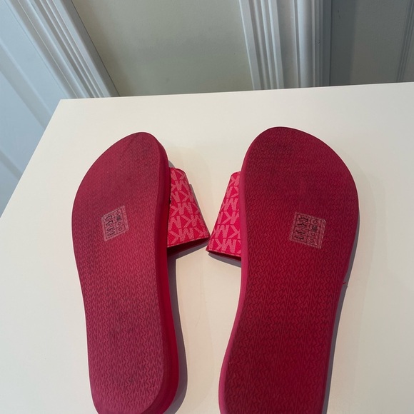 Pink Michael Kors woman’s slides - Picture 4 of 5
